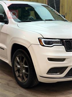 جیپ گراند شیرۆکی